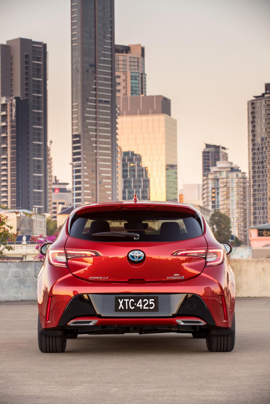  Toyota Corolla ZR Hybrid 2018 года  (AU) (фото 18 из 30)